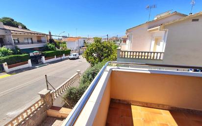 Vista exterior de Pis en venda en Creixell amb Terrassa