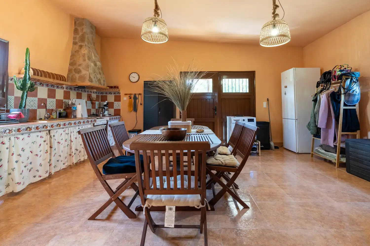Menjador de Casa o xalet en venda en Tortosa amb Jardí privat, Moblat i Rentadora