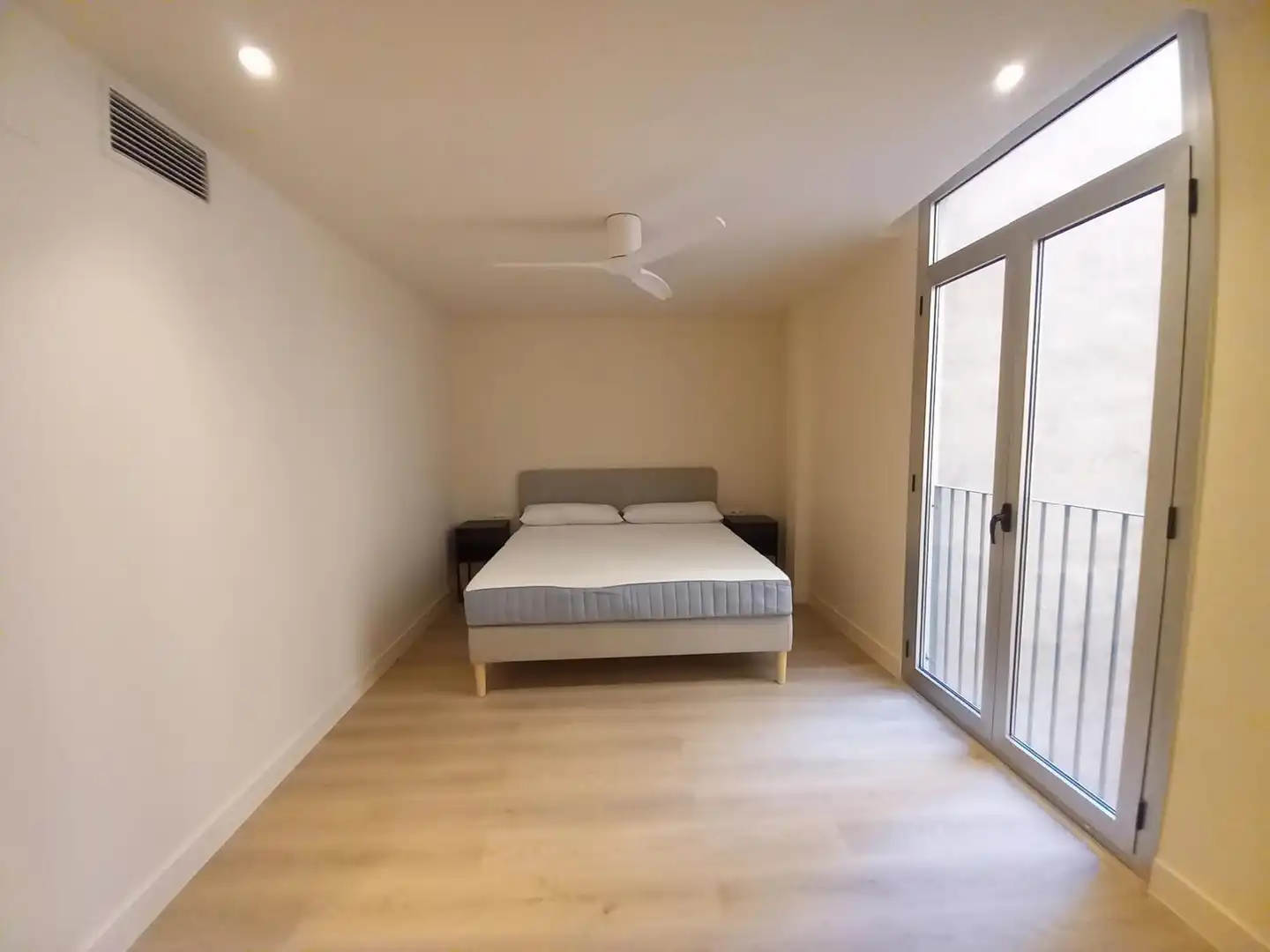 Schlafzimmer von Wohnung zur Miete in Barcelona mit Klimaanlage, Heizung und Terrasse