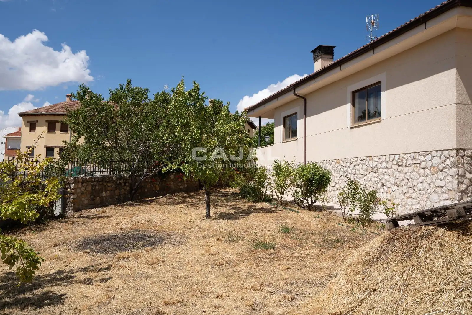 Houses for sale in Cerezo de Arriba  with Heating