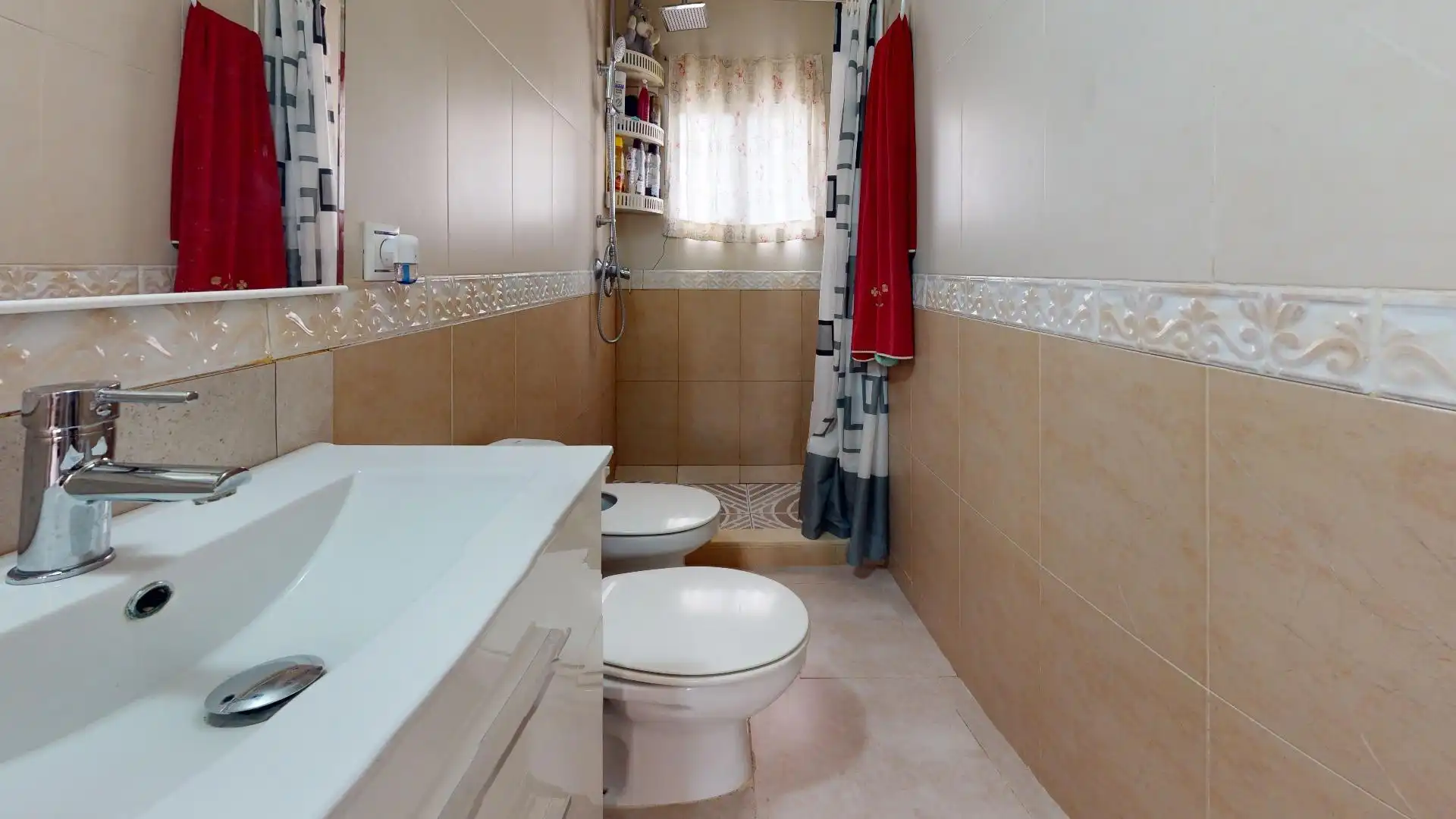 Baño de Casa o chalet en venta en Córdoba con Aire acondicionado, Calefacción y Jardín privado