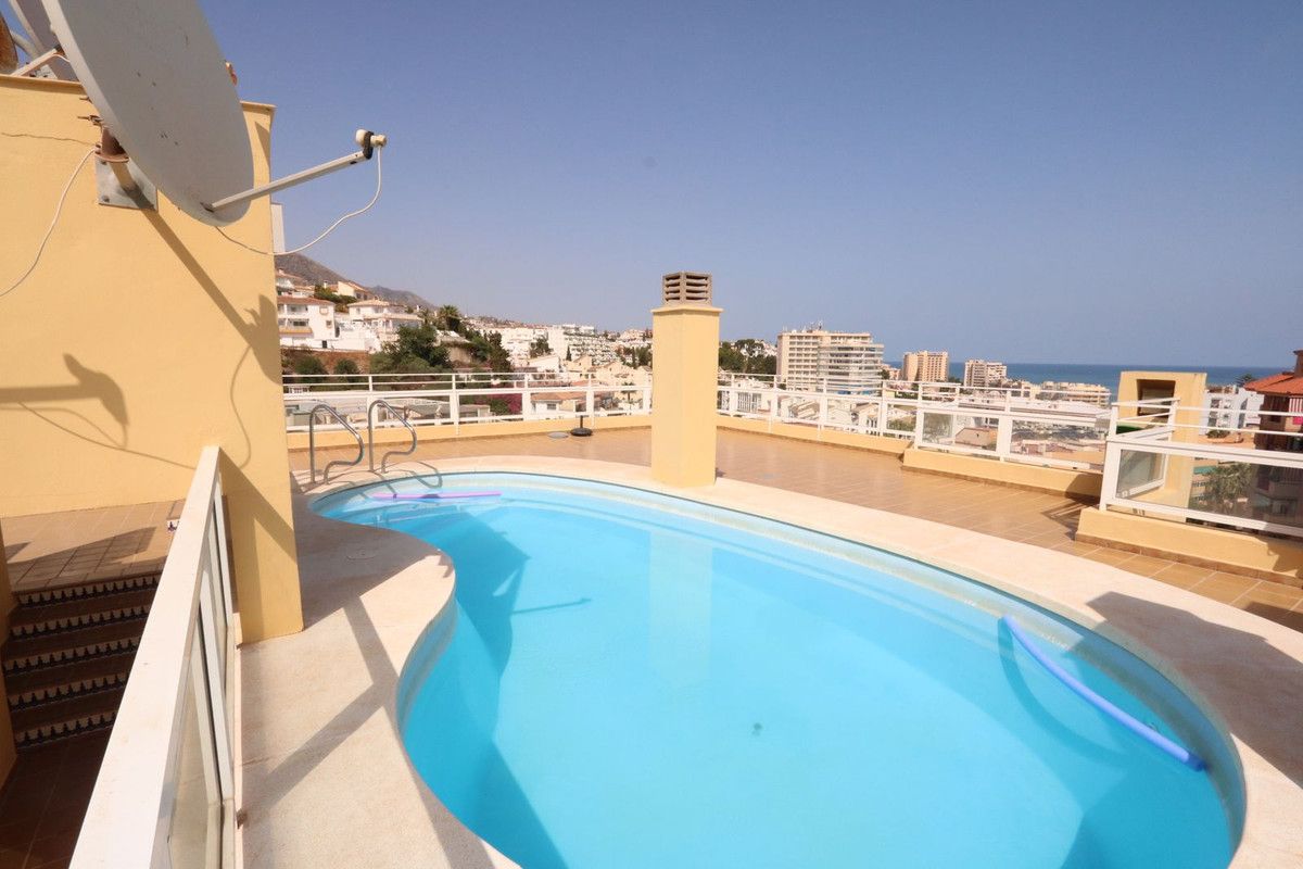 Piscina de Apartament en venda en Fuengirola amb Aire condicionat, Calefacció i Terrassa