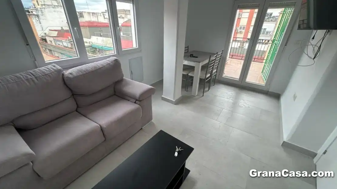 Wohnzimmer von Dachboden zur Miete in Granada mit Klimaanlage, Heizung und Möbliert