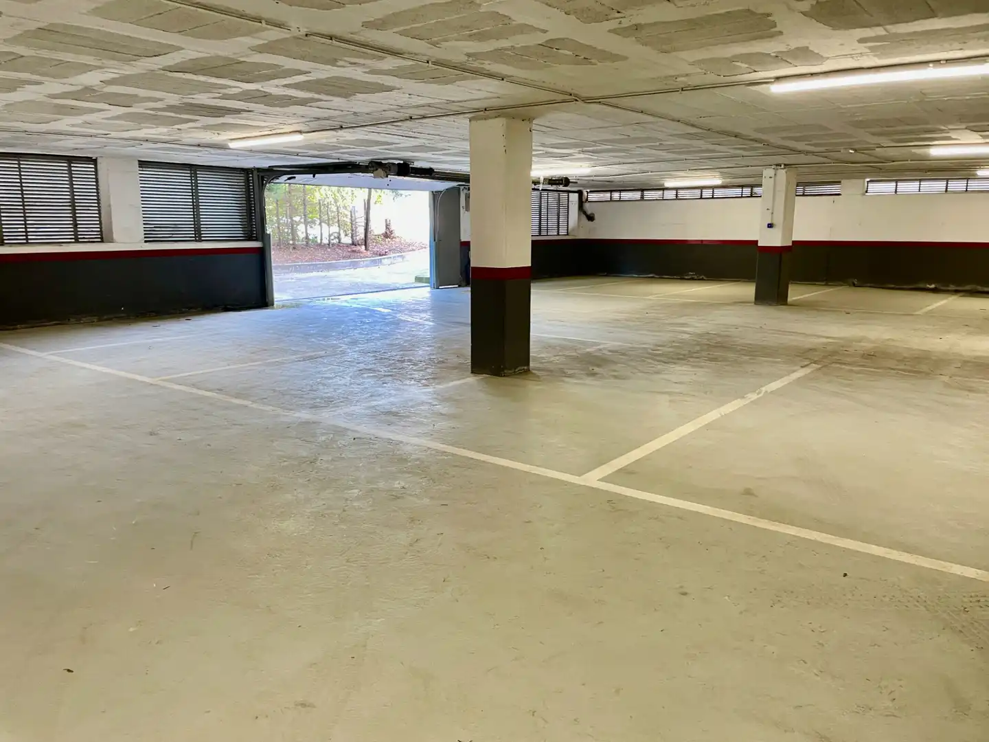 Parking de Oficina de alquiler en El Prat de Llobregat con Aire acondicionado, Calefacción y Alarma