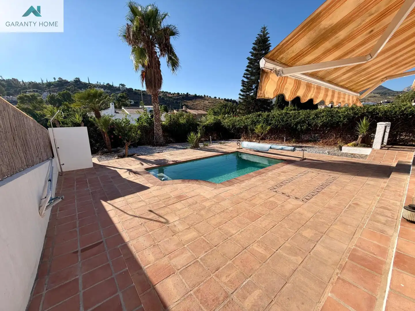Vista exterior de Casa o xalet en venda en Alcaucín amb Aire condicionat, Jardí privat i Terrassa