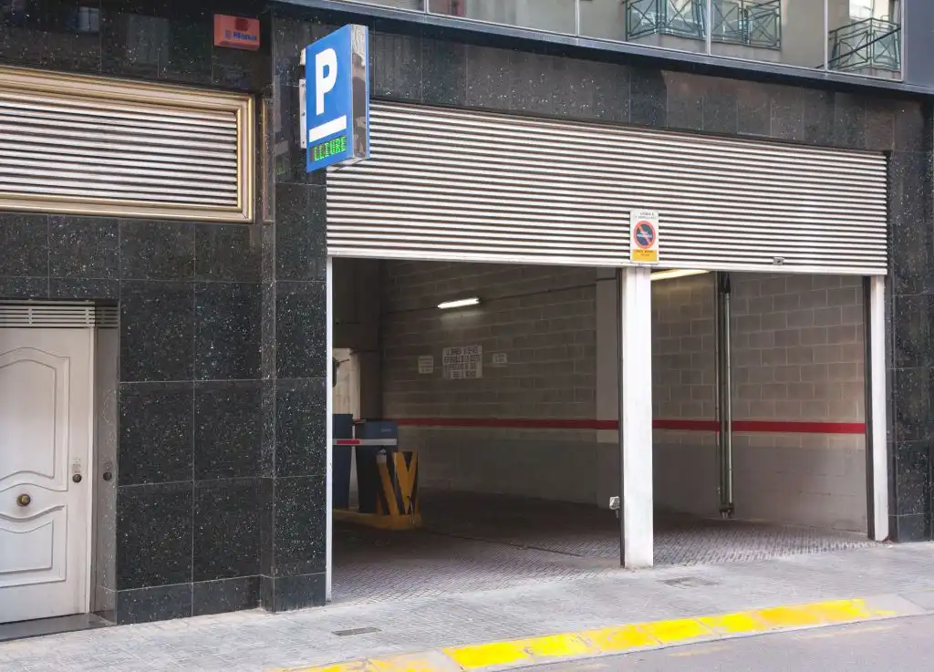 Aparcament de Oficina de lloguer en Cerdanyola del Vallès amb Aire condicionat i Terrassa