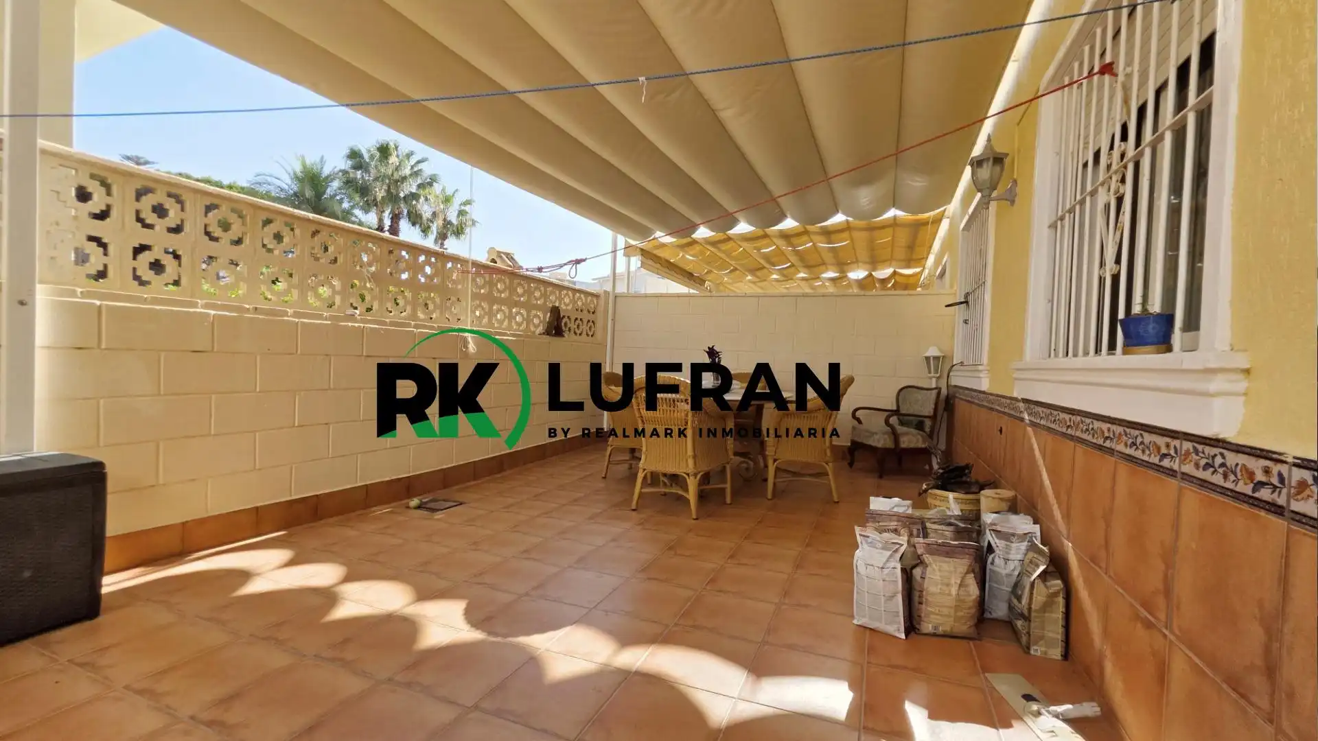 Terrasse von Wohnung zum Verkauf in El Campello mit Klimaanlage, Privatgarten und Terrasse