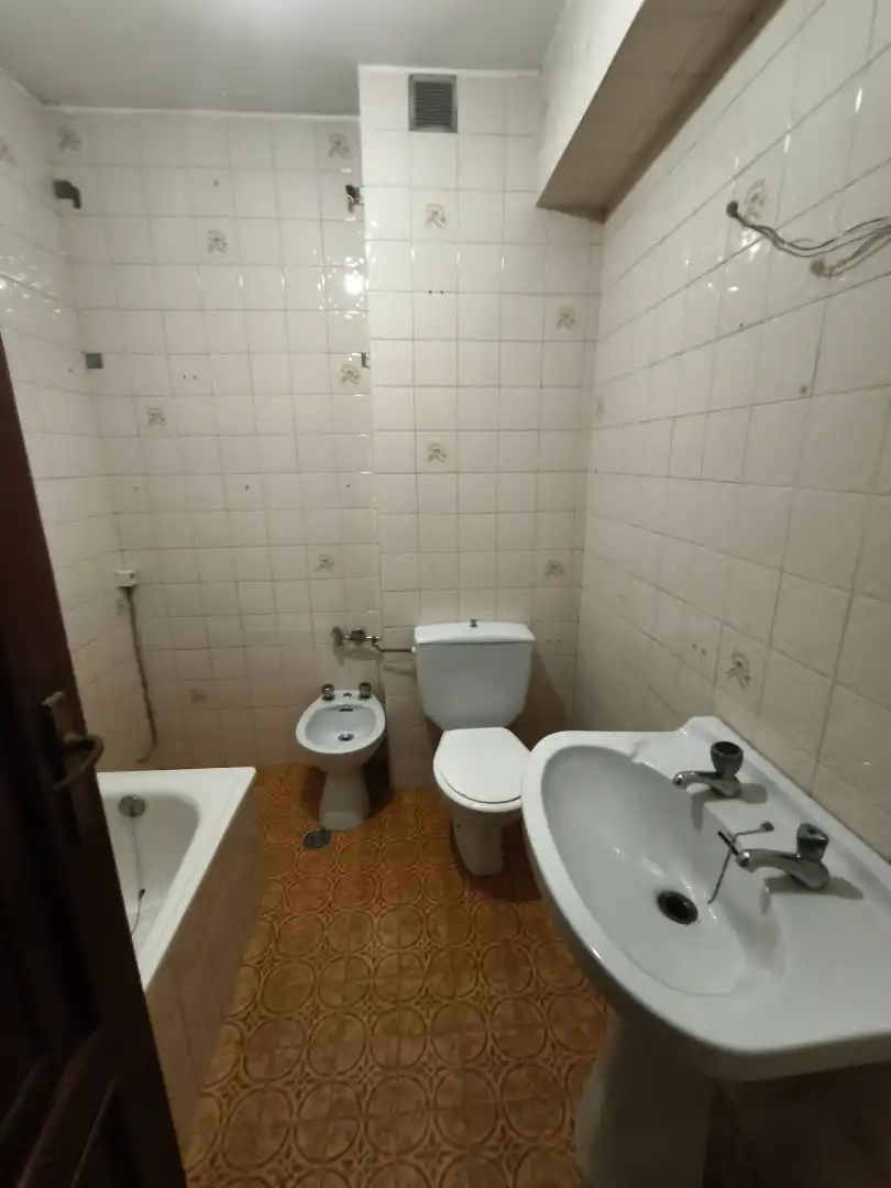 Bathroom of Apartments for sale in Santiago de Compostela   with Heating and Parquet flooring