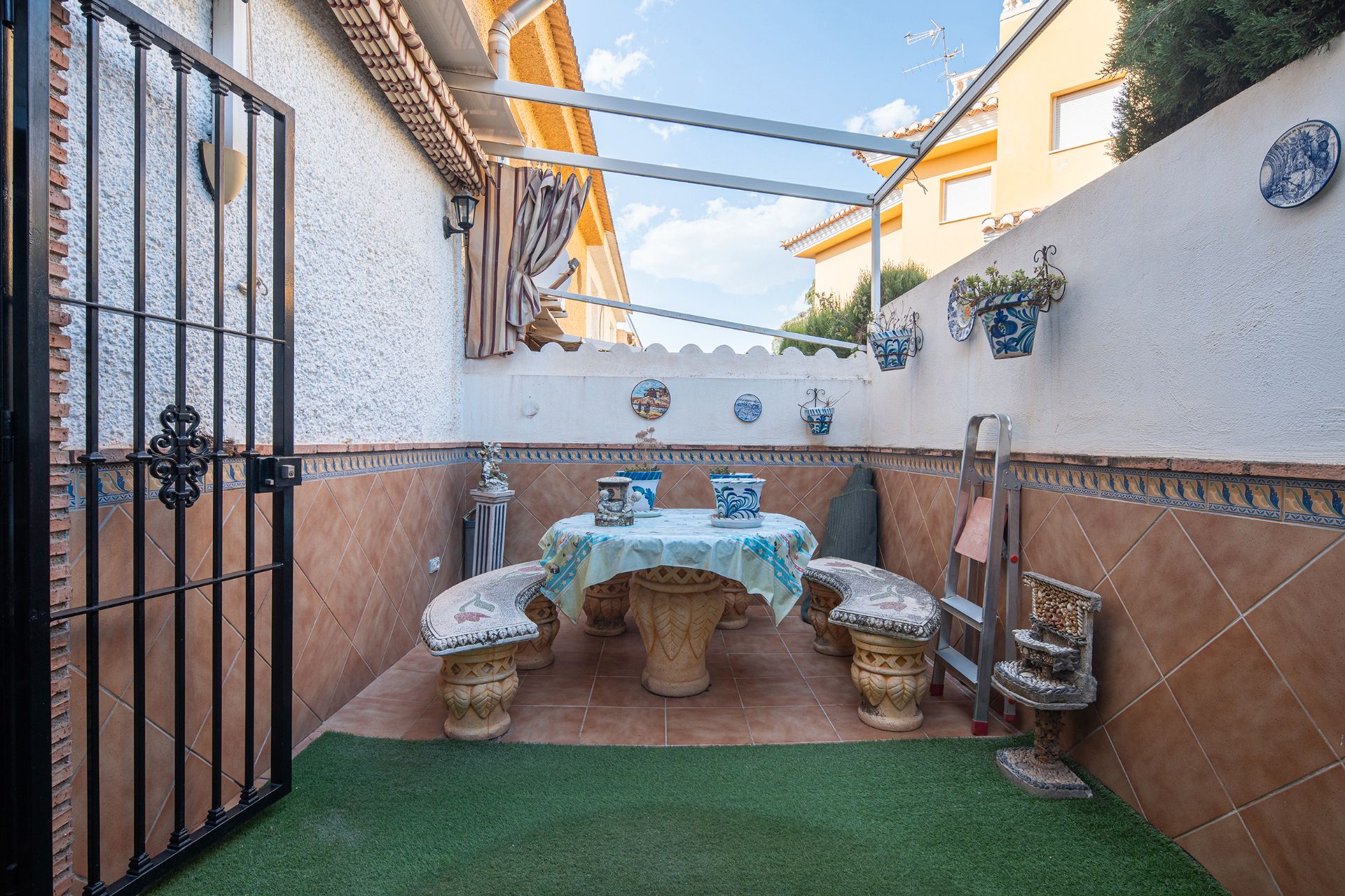 Terrace of House or chalet for sale in La Zubia  with Air Conditioner, Furnished and Oven