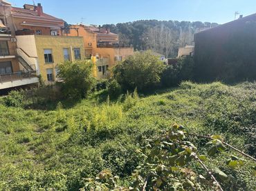 Terreny residencial en venda a JAEN 15