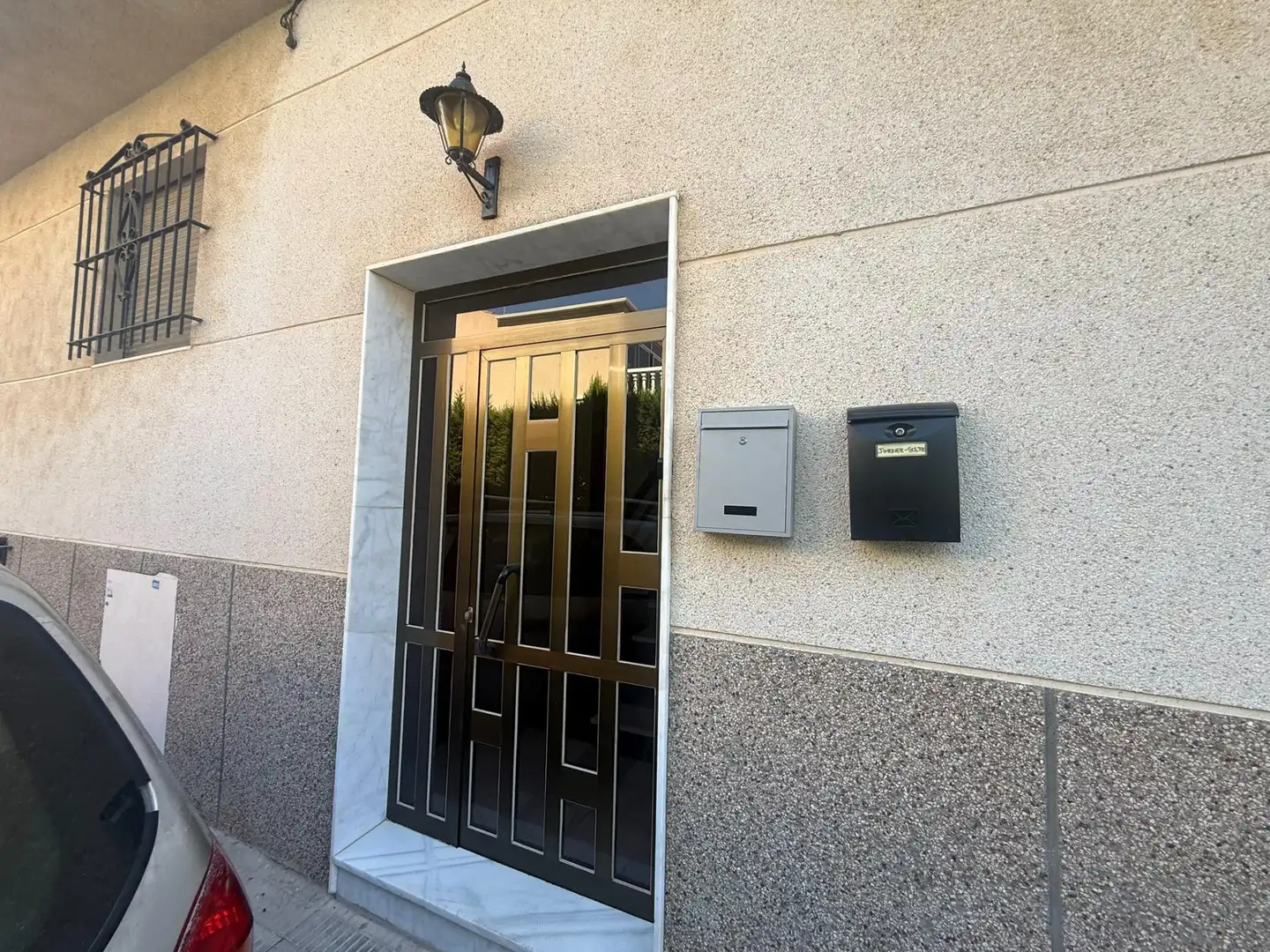 Vista exterior de Piso en venta en Guardamar del Segura con Aire acondicionado, Terraza y Trastero