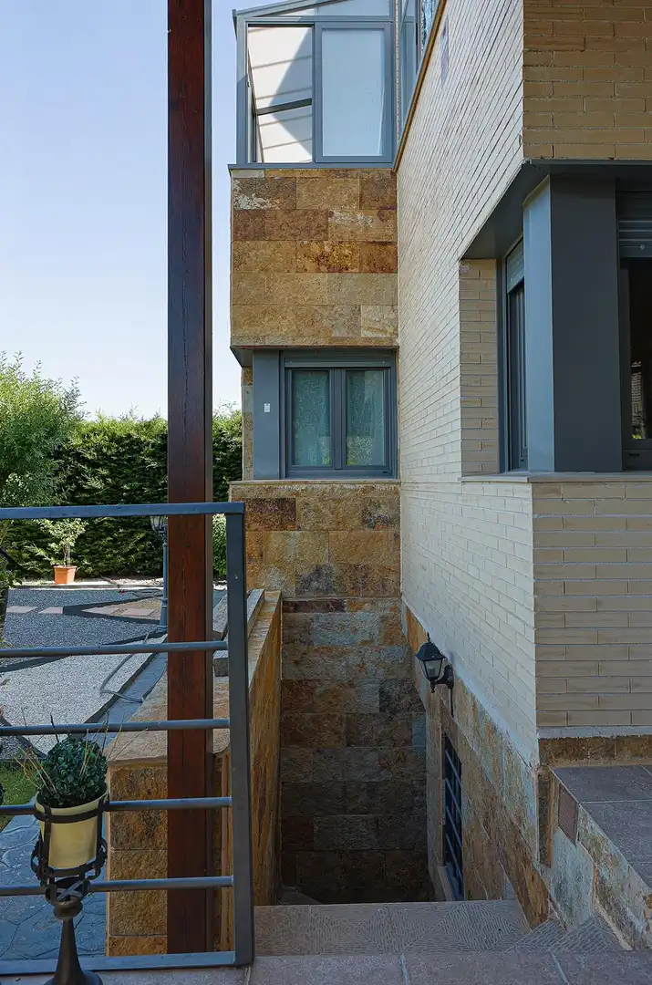 Houses for sale in Aldeamayor de San Martín