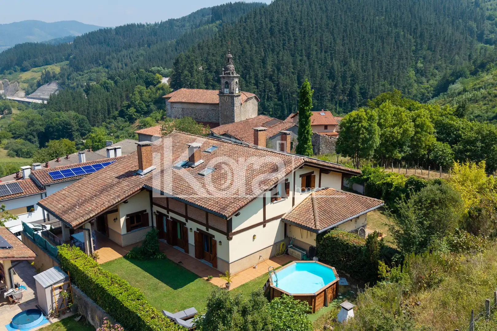 Vista exterior de Casa adosada en venta en Bergara con Calefacción, Jardín privado y Parquet