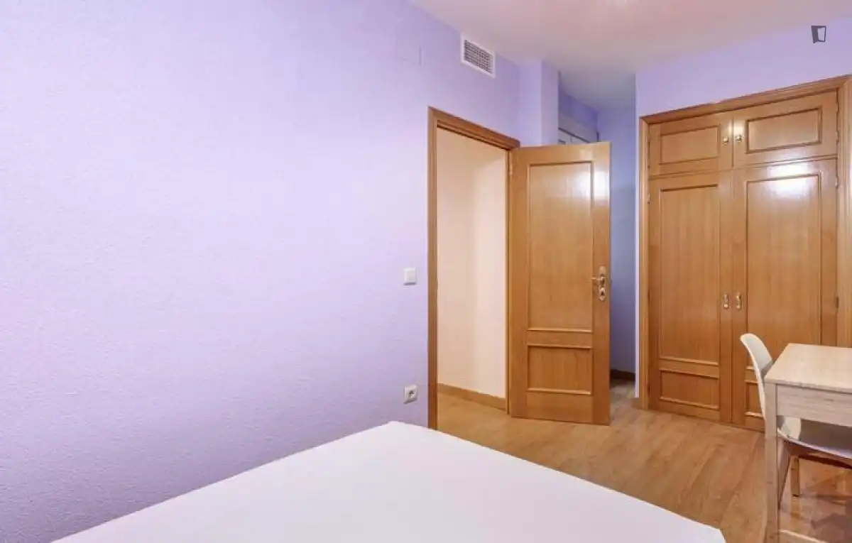 Dormitori de Casa o xalet de lloguer en Madrid amb Moblat, Forn i Rentadora