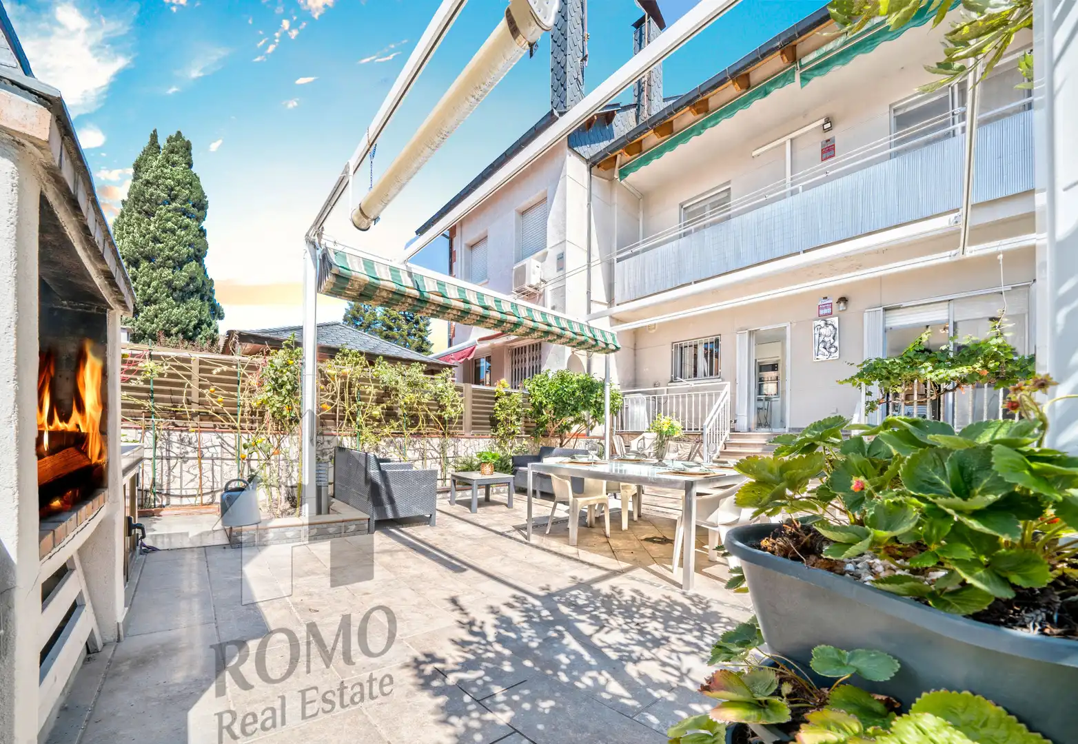 Vista exterior de Casa o chalet en venta en Santa Perpètua de Mogoda con Aire acondicionado, Calefacción y Jardín privado