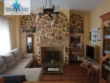 Casa rústica amb balcó en venda a Pedanías - Extrarradio