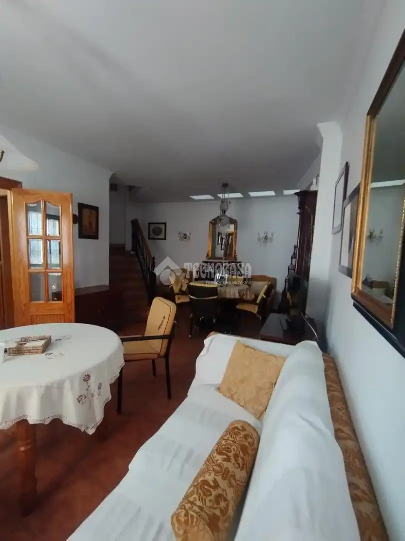 Wohnzimmer von Einfamilien-Reihenhaus zum Verkauf in Málaga mit Klimaanlage, Terrasse und Balkon