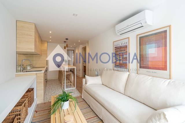 Piso en Venta en Calle Veza en Valdeacederas