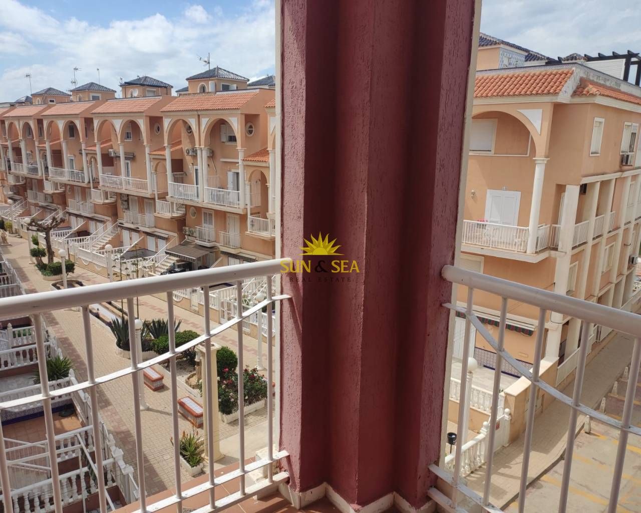 Terrassa de Apartament de lloguer en Torrevieja amb Calefacció, Piscina i Moblat