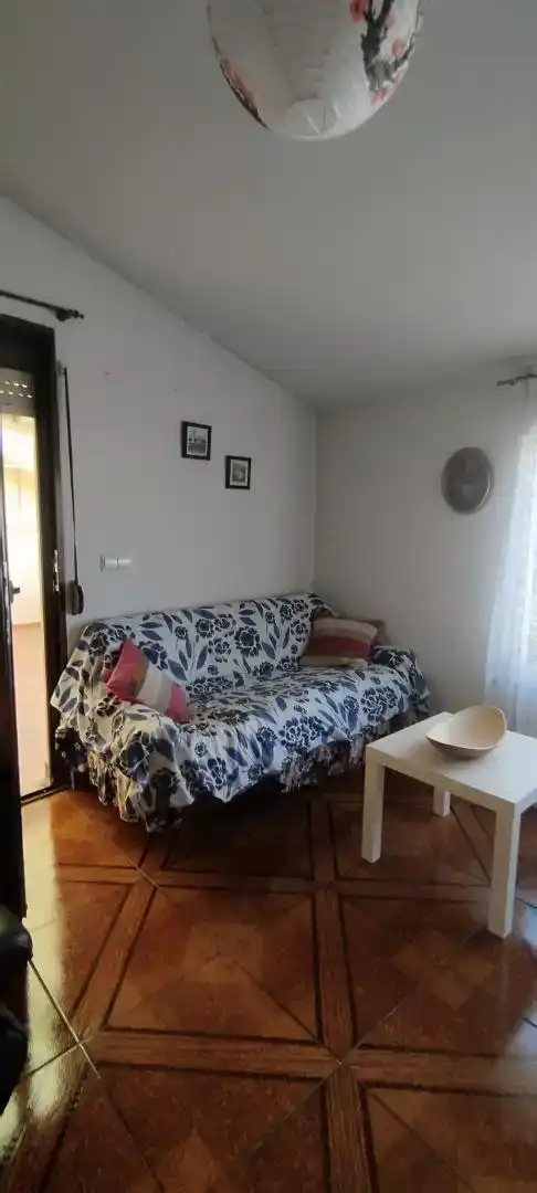 Sala d'estar de Pis en venda en Arandilla amb Moblat i Microones