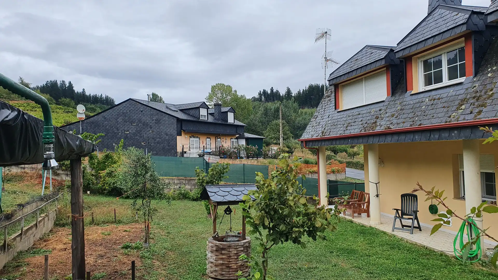 Vista exterior de Casa o chalet en venta en Vega de Espinareda con Calefacción, Jardín privado y Terraza