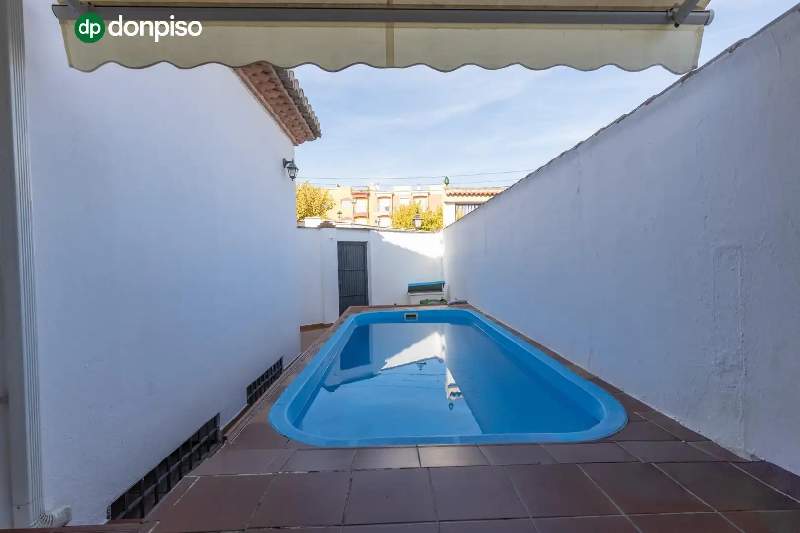 Swimming pool of Houses for sale in Láchar, Granada