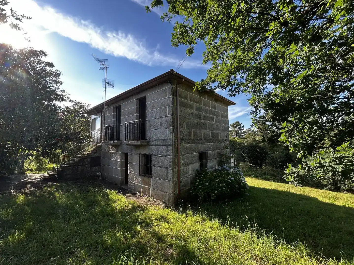 Vista exterior de Pis en venda en Amoeiro amb Jardí privat, Parquet i Balcó