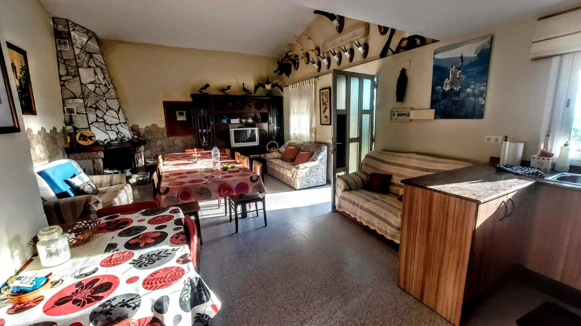 Sala d'estar de Finca rústica en venda en L'Ametlla de Mar  amb Jardí privat, Terrassa i Moblat
