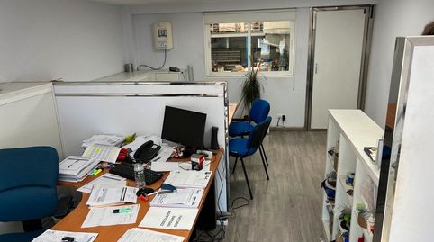Venta o alquiler de nave con oficinas en Bergondo, imatge 2