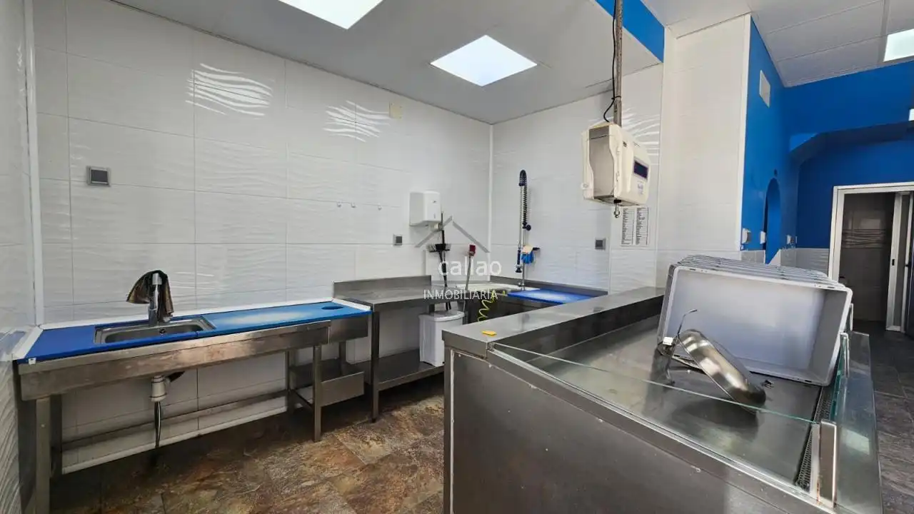 Business premises for sale in A Malata - Catabois - Ciudad Jardín, imagen 4