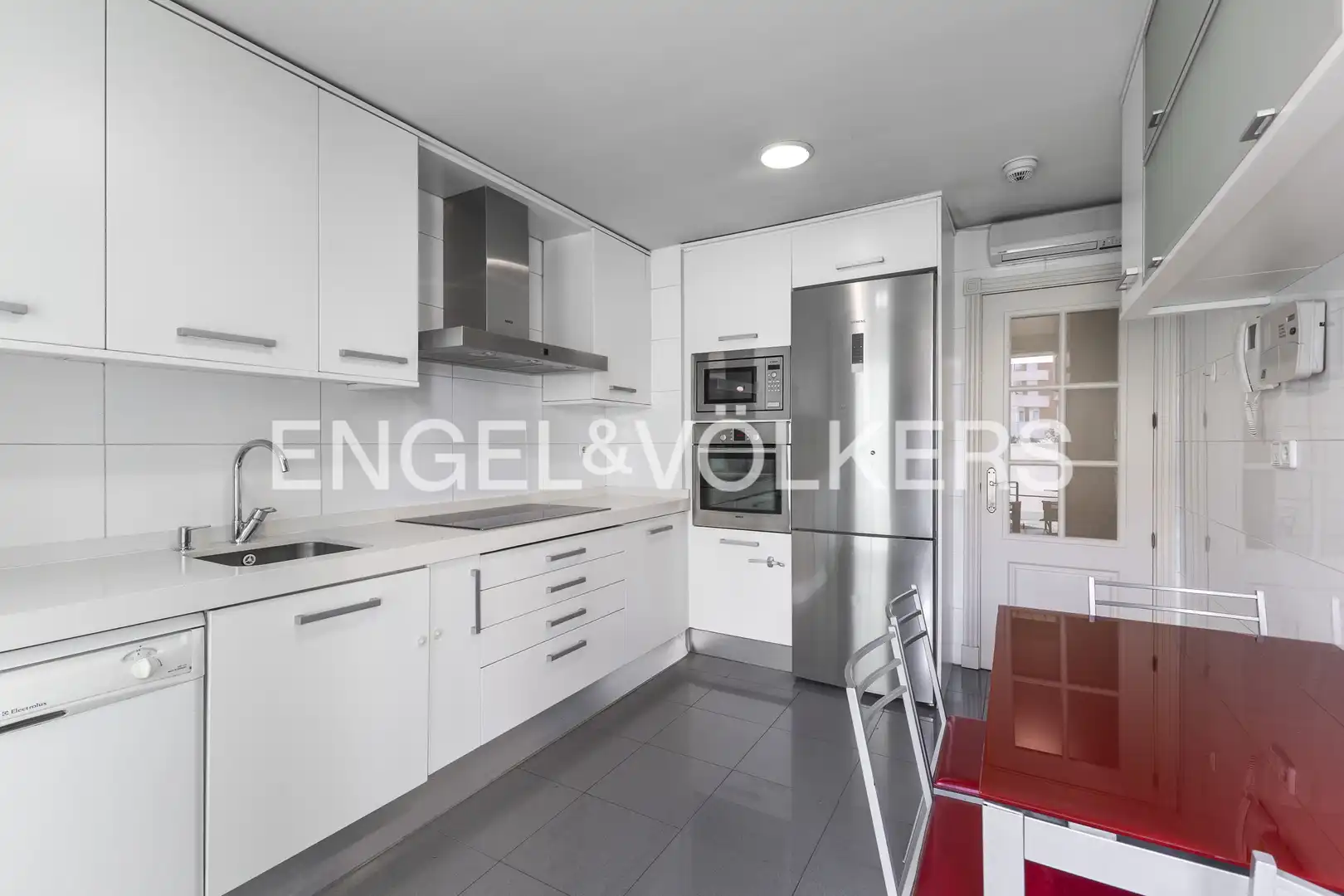 Cocina de Piso en venta en Madrid con Aire acondicionado, Calefacción y Jardín privado