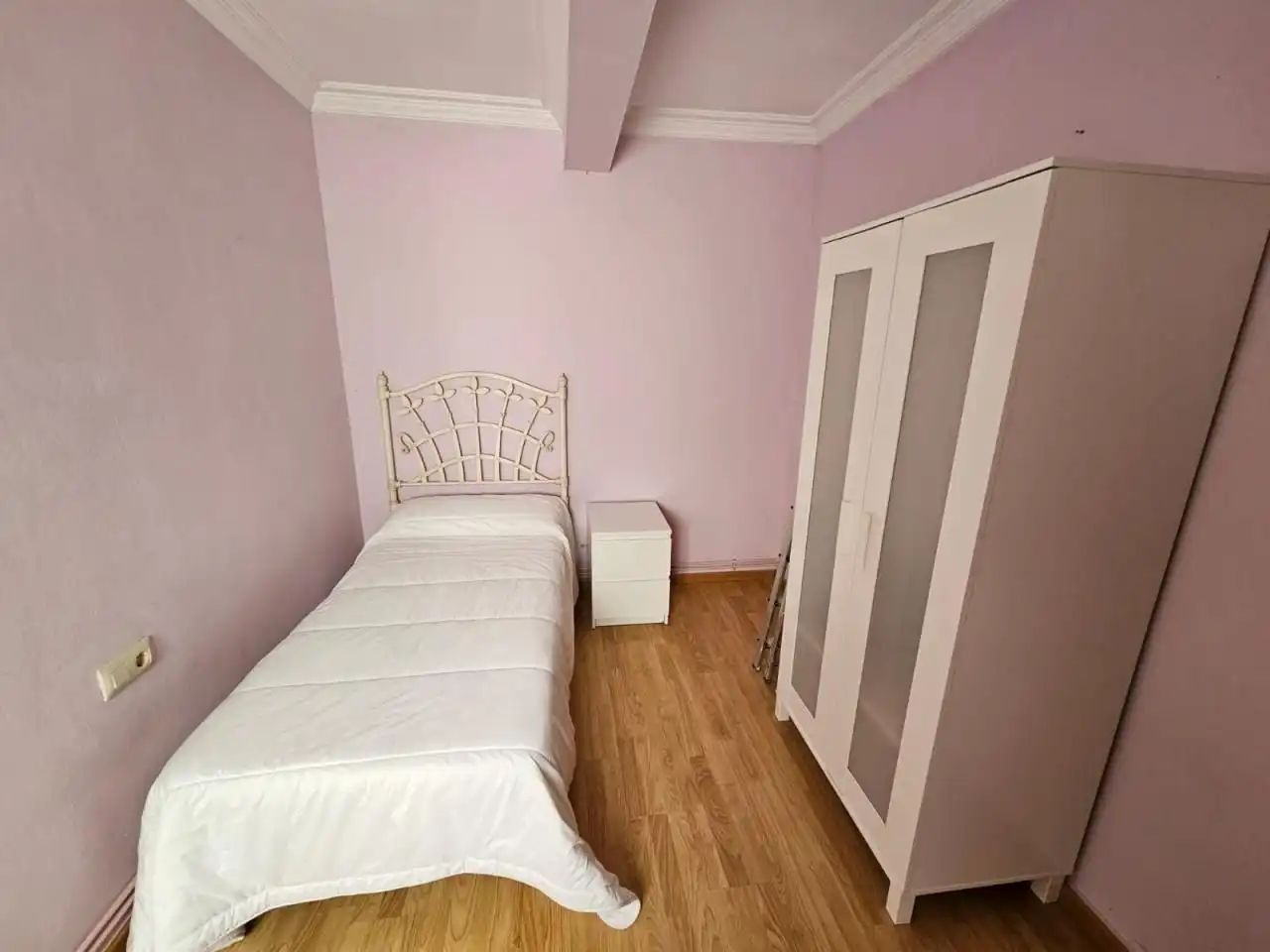 Bedroom of Flat for share in Ourense Capital   with Heating, Furnished and Balcony