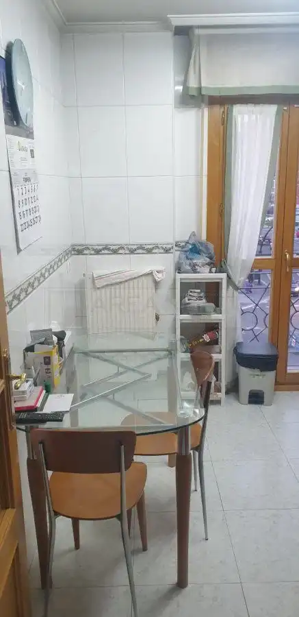 Dormitori de Pis en venda en Vitoria - Gasteiz amb Calefacció, Parquet i Traster