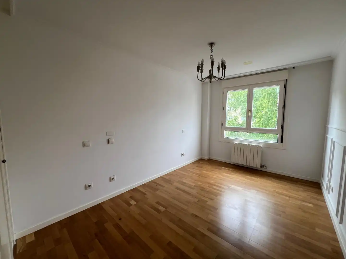 Habitación de Piso en venta en  Logroño con Calefacción, Parquet y Terraza