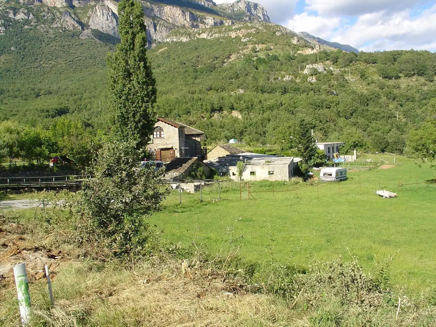 Vista exterior de Finca rústica en venda en El Pueyo de Araguás
