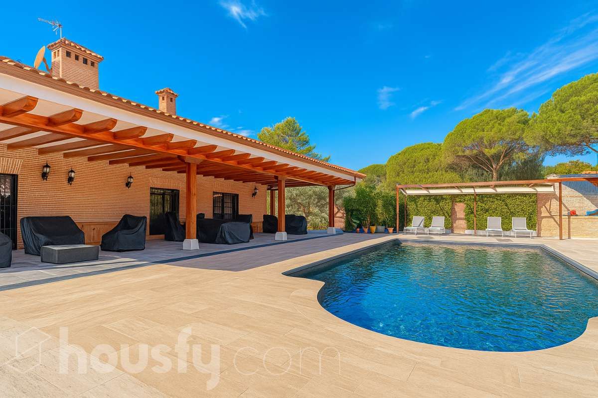 Vista exterior de Piso en venta en Villaviciosa de Odón con Aire acondicionado, Calefacción y Jardín privado