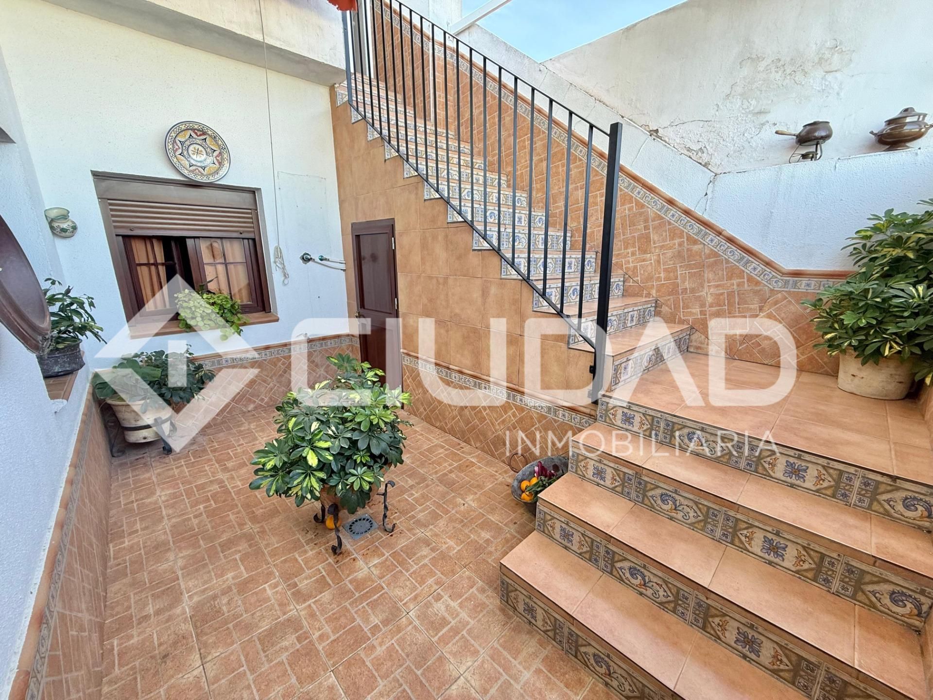 House or chalet for sale in Lebrija