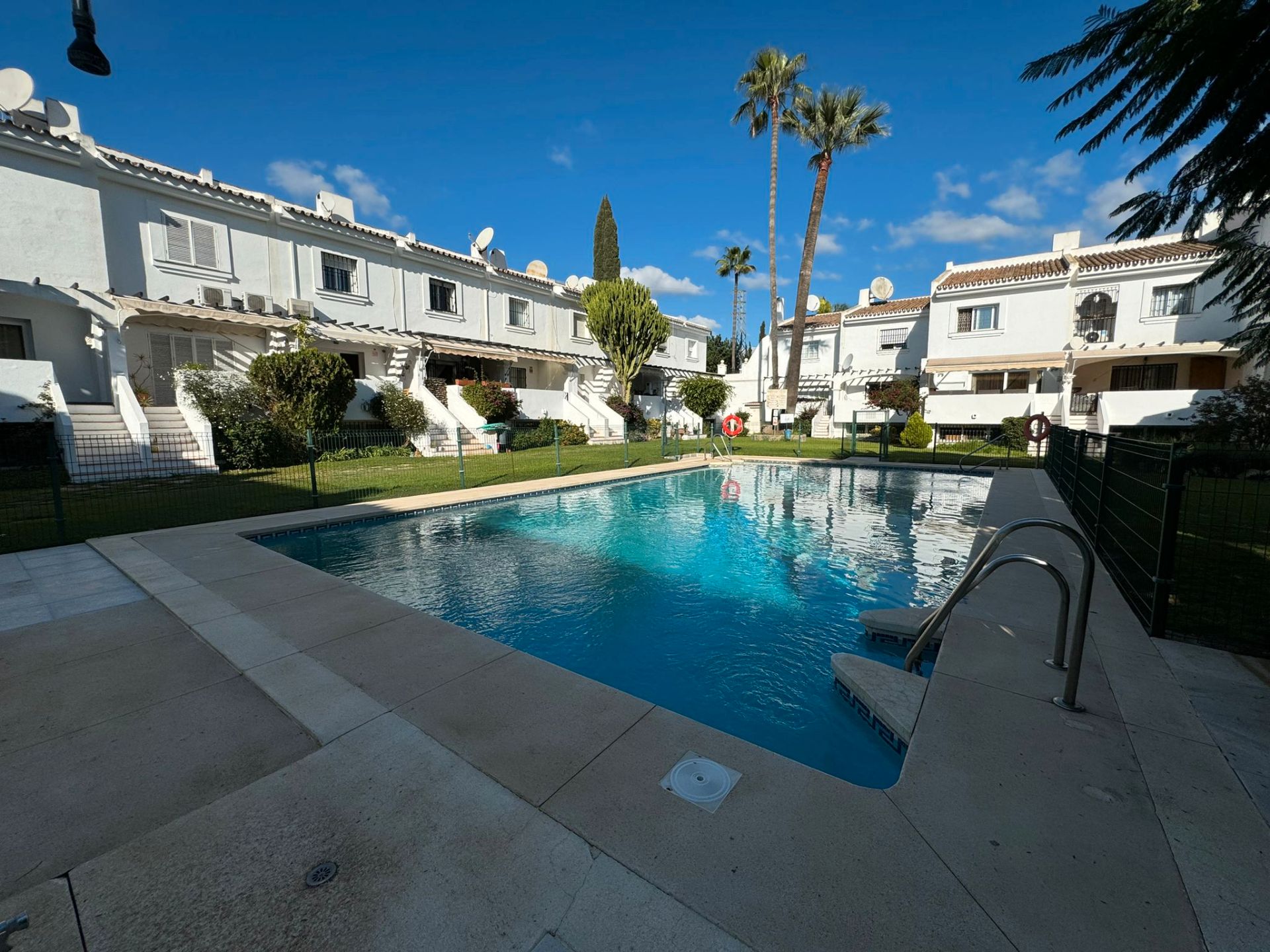 Single-family semi-detached to rent in Calle Comunidad San Javier, 15, La Dama de Noche - La Alzambra