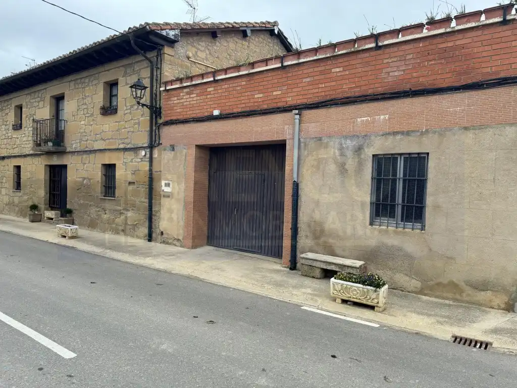 Vista exterior de Casa o xalet en venda en Baños de Rioja