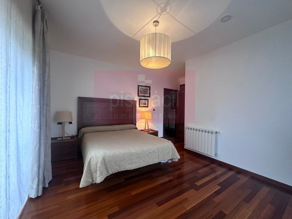 Bedroom of Flat for sale in Lugo Capital