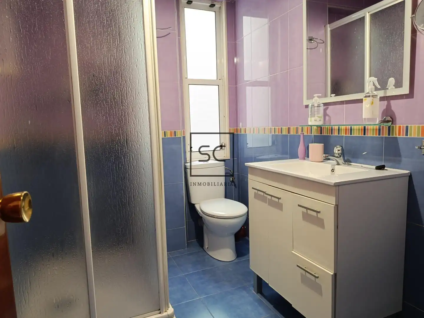 Baño de Piso en venta en Pontedeume con Calefacción y Amueblado
