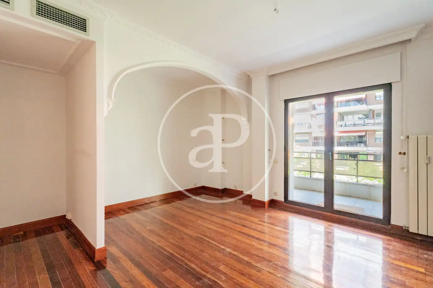 Sala de estar de Piso de alquiler en Madrid con Aire acondicionado, Calefacción y Jardín privado