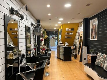 Business premises to rent in Centre