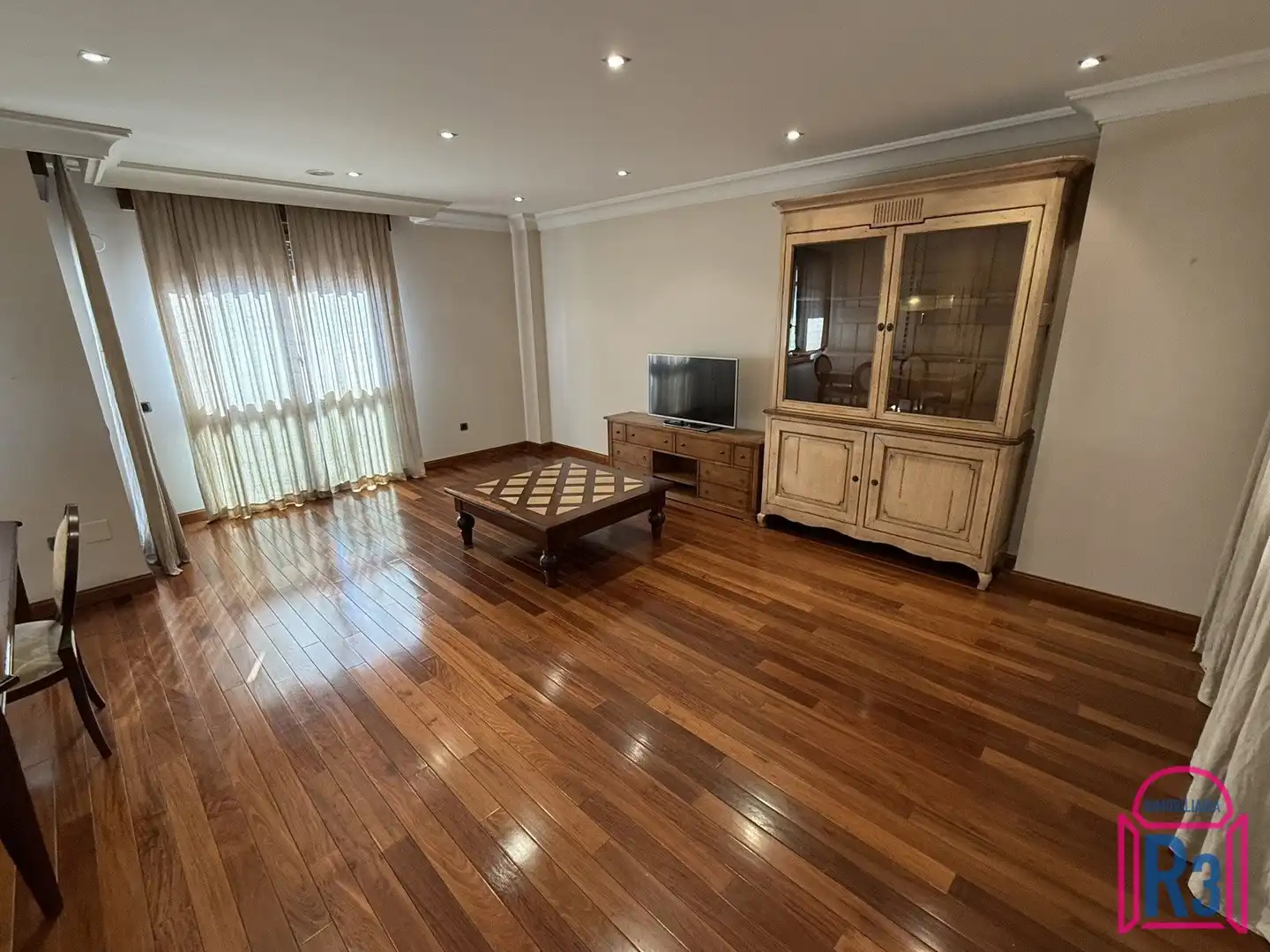 Sala d'estar de Dúplex de lloguer en León Capital  amb Aire condicionat, Calefacció i Terrassa