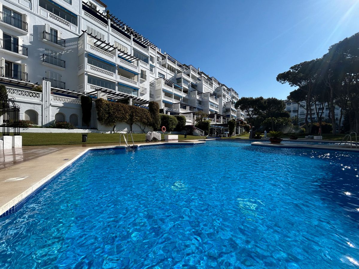 Swimming pool of Flat for sale in Marbella  with Air Conditioner, Terrace and Furnished