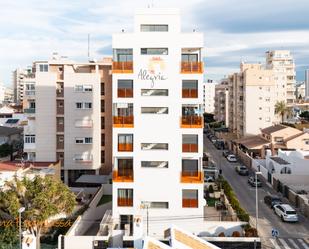 Vista exterior de Planta baixa en venda en Torrevieja amb Aire condicionat, Terrassa i Moblat