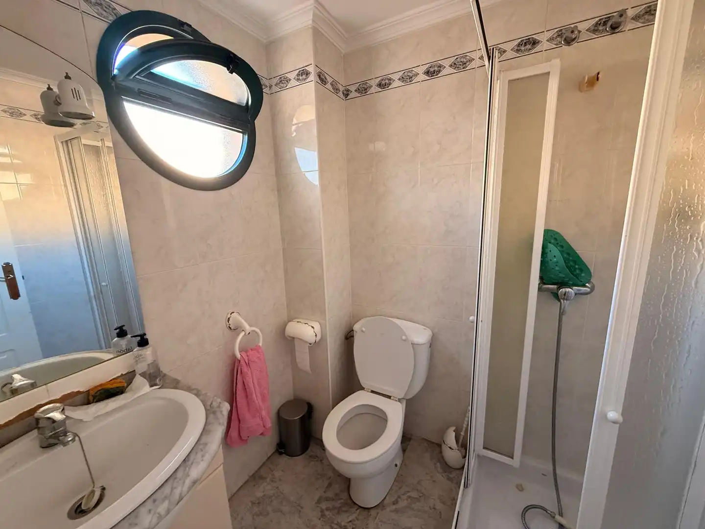 Bathroom of Detached homes for sale in Algeciras  with Swimming Pool