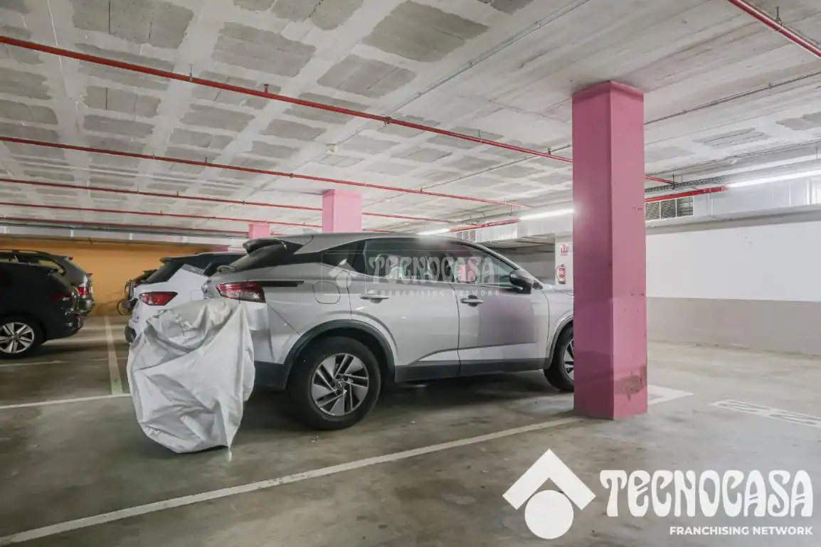 Parking de Piso en venta en Viladecans con Terraza, Trastero y Amueblado