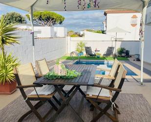 Piscina de Casa o xalet en venda en Chiclana de la Frontera amb Aire condicionat, Calefacció i Jardí privat