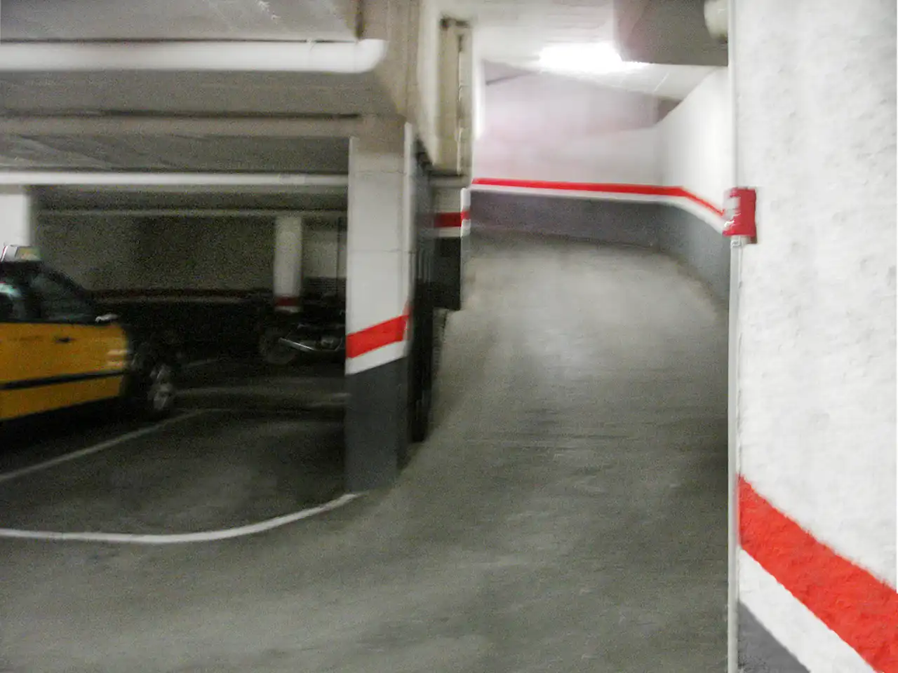 Einzelparkplatz zur Miete in Carrer d'Elkano 19, imagen 9